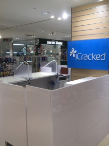 iCracked Store 大宮③